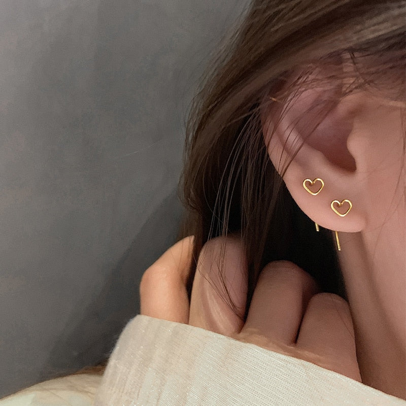 Mini puces d'oreilles cœurs évidés Plaqué Or 18k